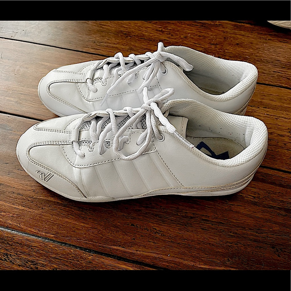 Varsity Cheerleader Shoes SZ 8 -Like New